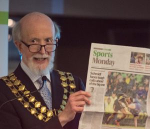 The Gaelic Football team which Enda Kiernan manages appeared in the lead photo story of the previous day’s Irish Times